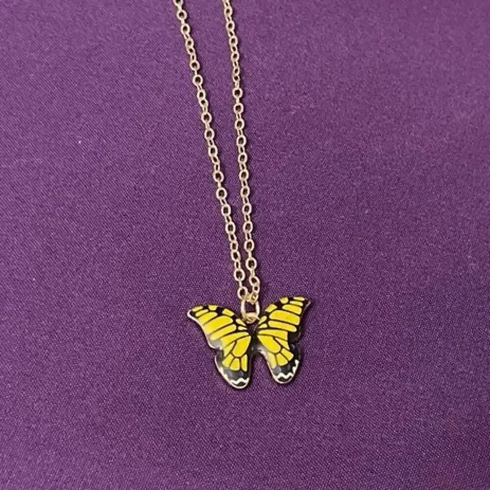 NWOT Girls Yellow and Black Multi-colored Butterfly Pendant Necklace with Chain